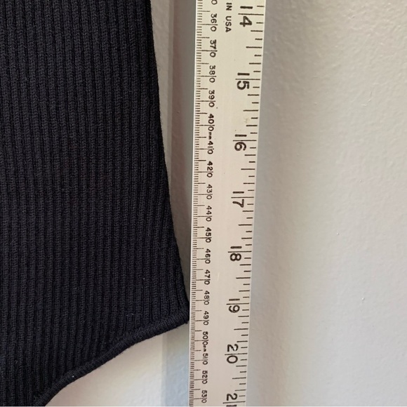 Alloy Apparel black‎ ribbed cap sleeve bodysuit with gold snap up bust. Size L - Picture 11 of 13